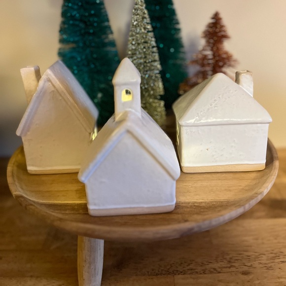 3 Piece Lit House Decor Wondershop Ceramic Decorative Christmas Village Set - Picture 2 of 7
